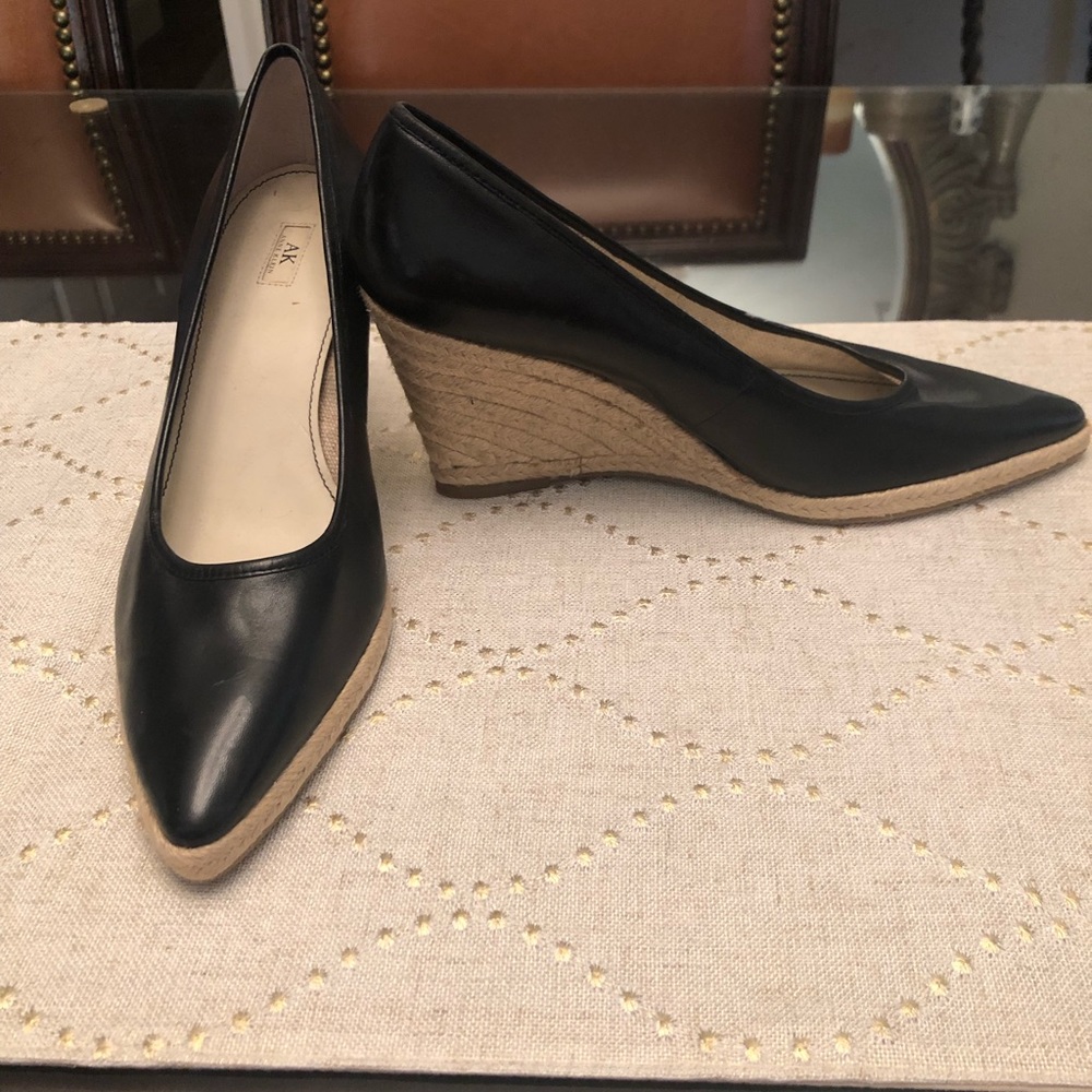 Anne Klein black Wedges